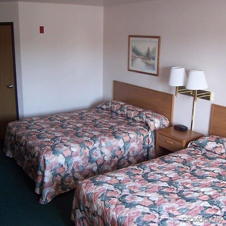 Budget Host Inn & Suites North Branch Rum bild