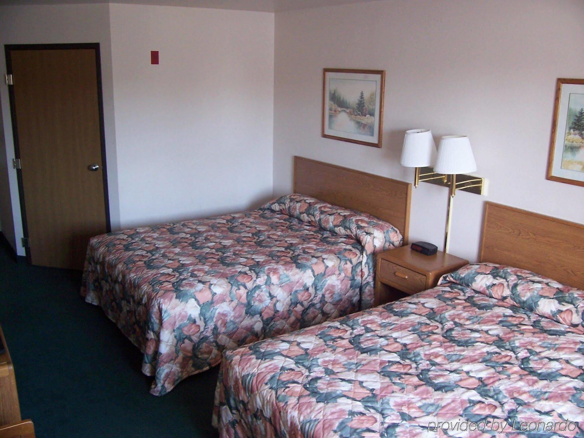 Budget Host Inn & Suites North Branch Rum bild